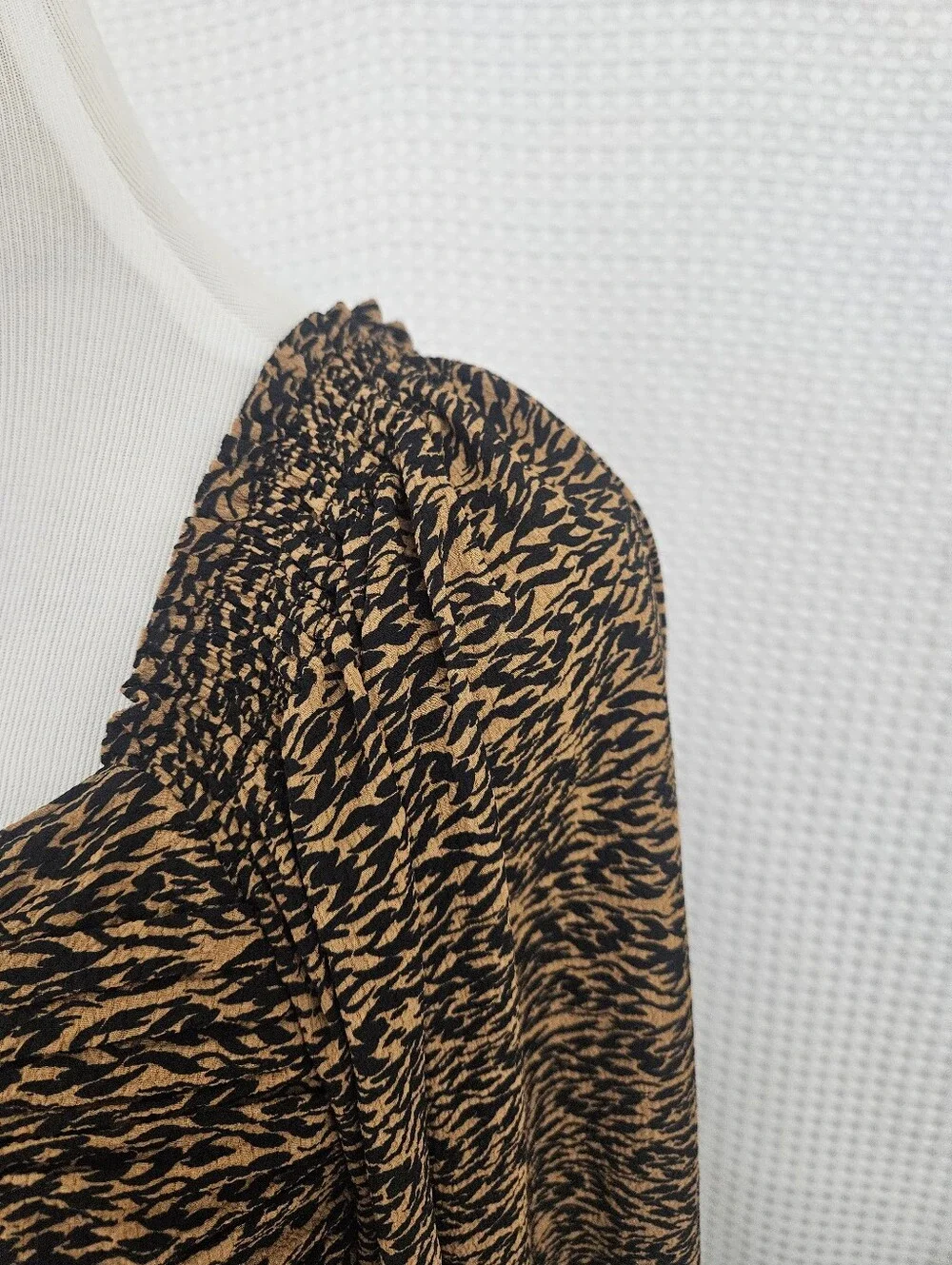 Ted Baker London Wyatte Ruched Bodycon Mini Dress Long Sleeve Animal Print XS/1 - Picture 4 of 10